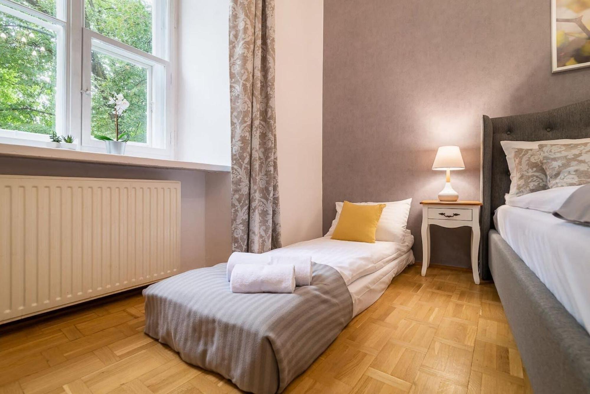 Freta 25 Elegant By Rent Like *